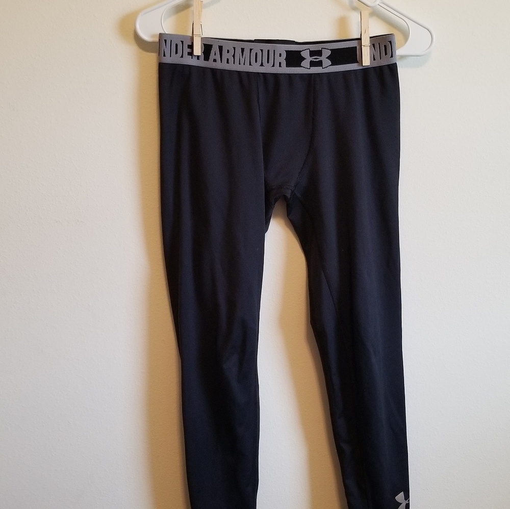 Boys Under Armour size L Black Cold Gear leggings